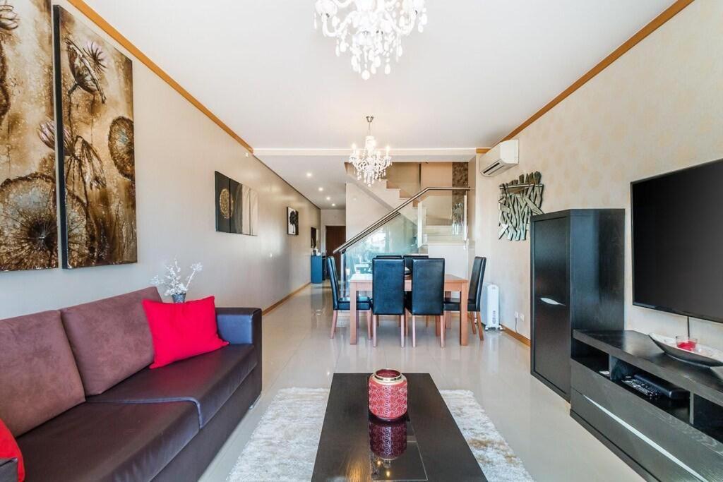 Fantastic Townhouse With Pool And Sea Views Villa Albufeira Kültér fotó