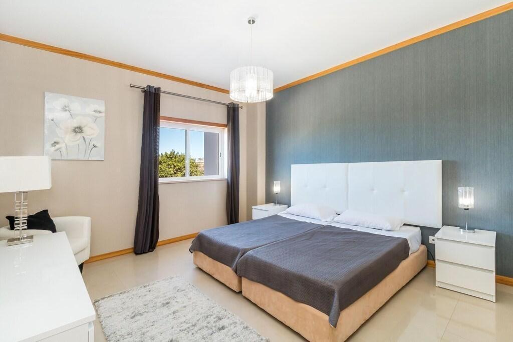 Fantastic Townhouse With Pool And Sea Views Villa Albufeira Kültér fotó